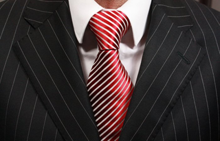 Klassischer Business Anzug, Massanzug, Nadelstreifen, Vorstand, Bewerbungsgespräch, Karriere